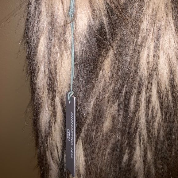 Tart Collections fur vest - Picture 4 of 4